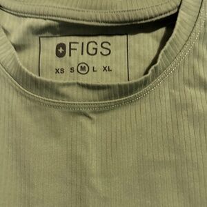 🌿 FIGS Moss Green Ribbed Underscrub | Size M | EUC